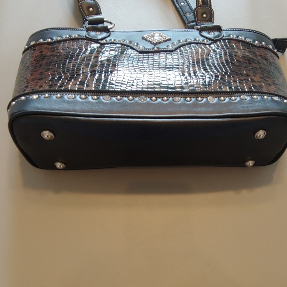 Ladies Bling Alligator Western Shoulder Purse - Picture 7 of 7